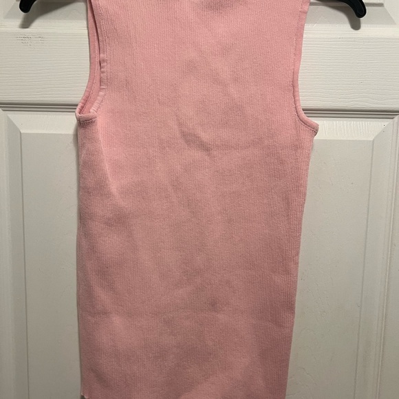 Pink V-Neck Sleeveless Sweater - Picture 3 of 3